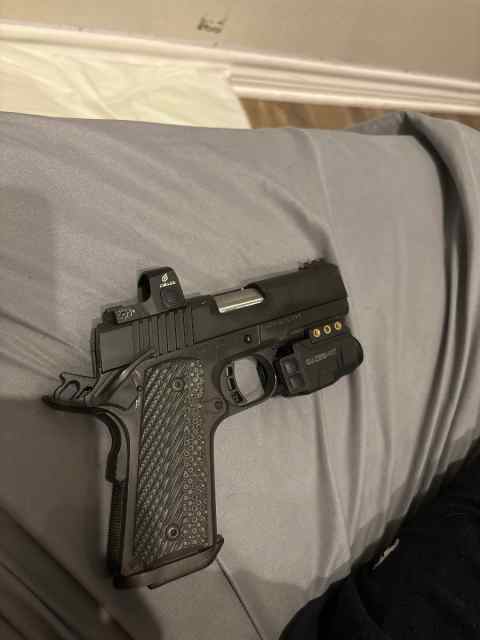 2 9mm 1911s