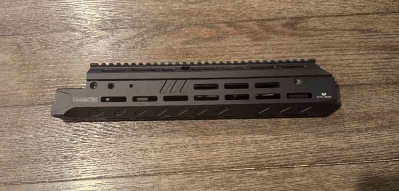 AK (Zastava) M-LOK Extended Handguard 