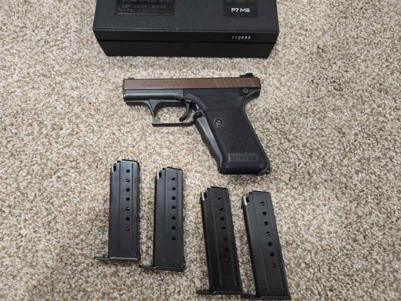 H&amp;K P7 M8 with box and 4 magazines. 