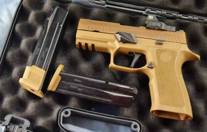 Sig Sauer P320 Coyote FDE 9mm W/ Eotech Red dot 