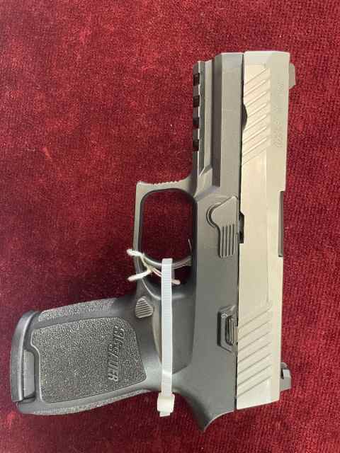 Sig Sauer P320 9mm