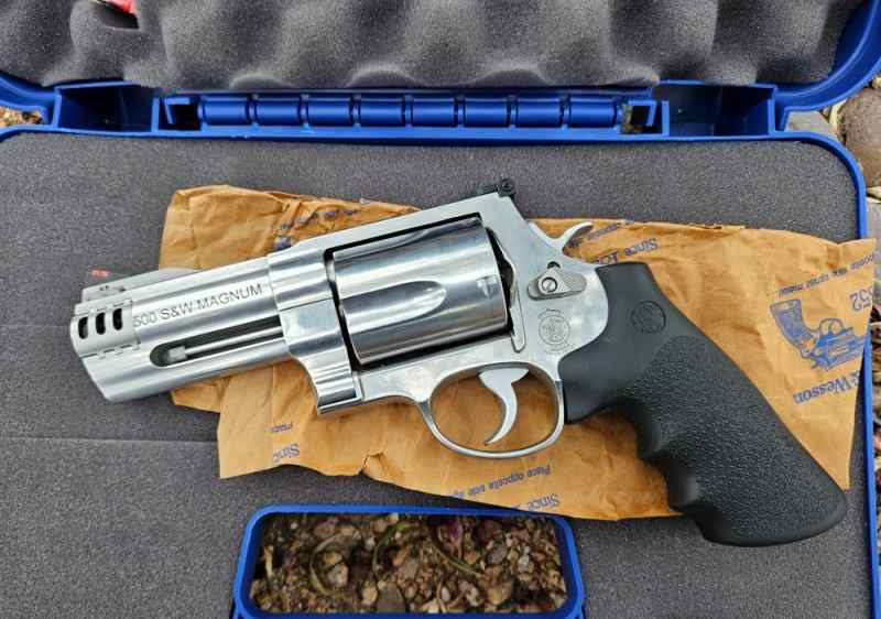 SMITH &amp; WESSON 500 4&quot;