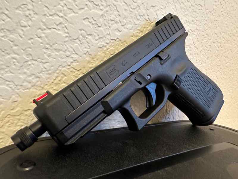 Glock 44 Talo - Threaded Barrel &amp; High Viz Sights 