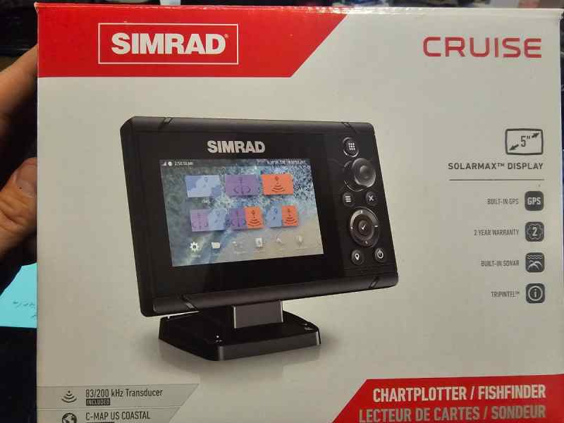 Simrad cruise chartplotter/ fish finder 
