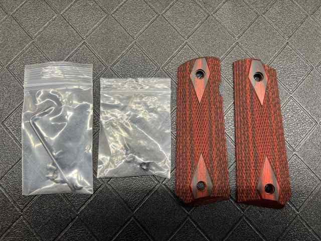 Rosewood 1911 Standard Grips - New Take Offs