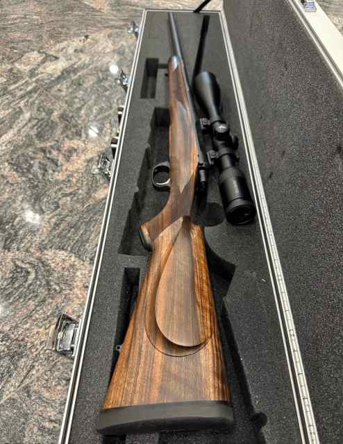 Jarrett Signature Series Rifle - 22-250 w/Swarovsk