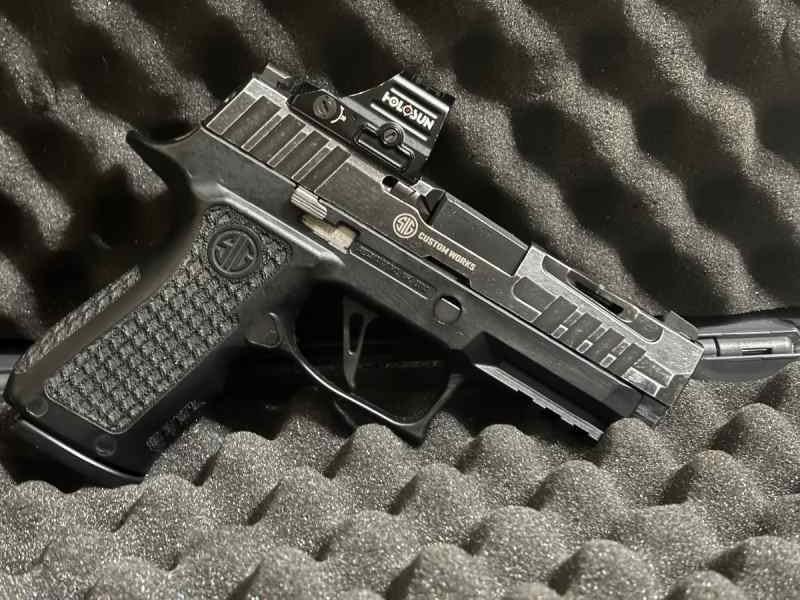 WTT Sig Custom Works P320 X-Compact Spectre