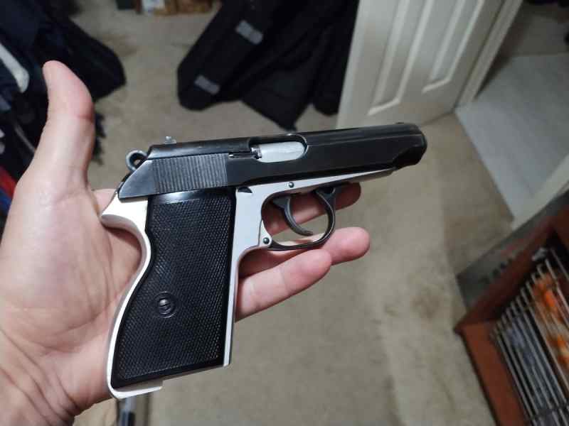 Hungarian PA63 9mm Makarov pa-63