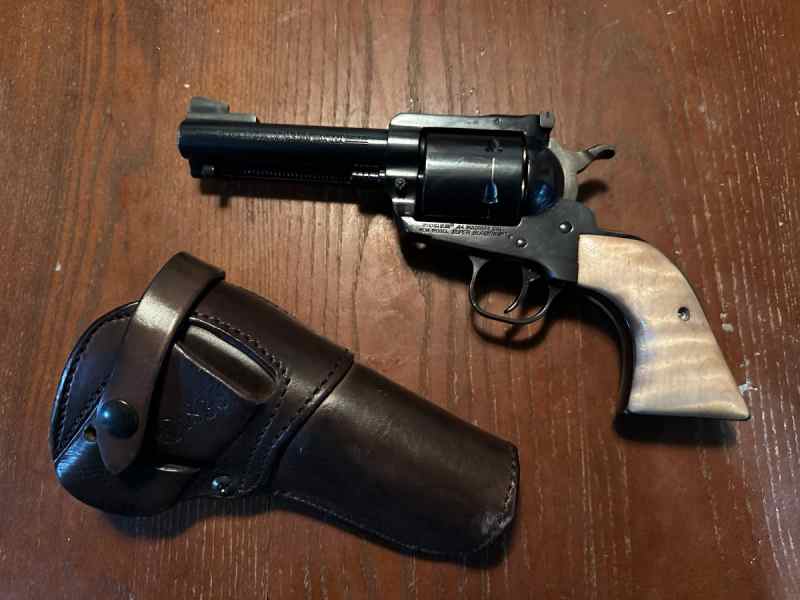 Ruger Super Blackhawk 44 MAGNUM