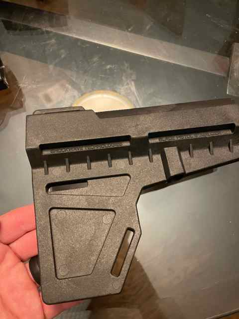 Pistol blade brace