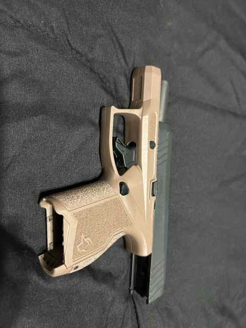 Taurus GX4 Two tone FDE