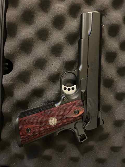 Springfield Armory Custom Shop 1911