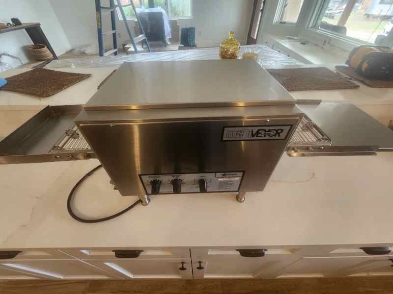 WTT Homan Conveyer Oven (huge toaster)