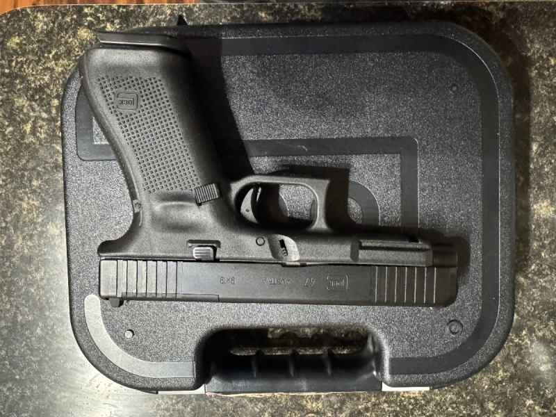 Glock 47 like new 