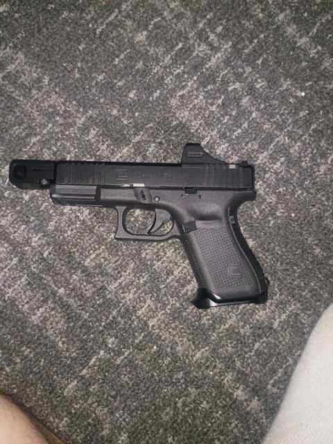 Glock 19 gen 5 holosun scs package 