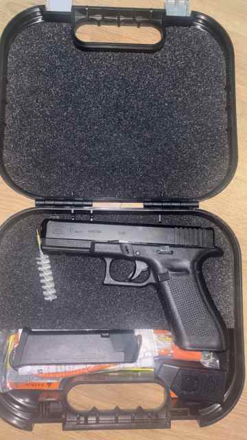 WTT Glock 17 Gen 5 , w night sights for a Gen 4 9m