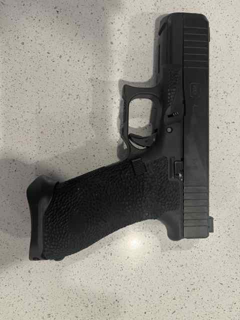 Glock 45, Stippled and Night Sights