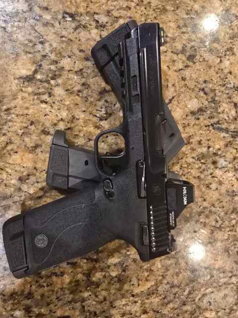 S&amp;W M&amp;P 22WMR 