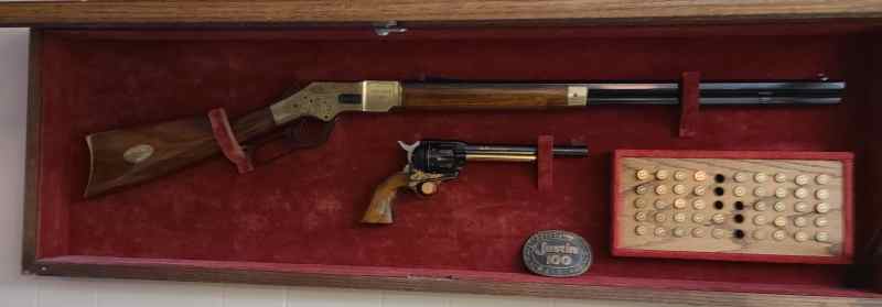 Justin Boot 100yr 44/40 Gold Engr Rifle/Pistol Set