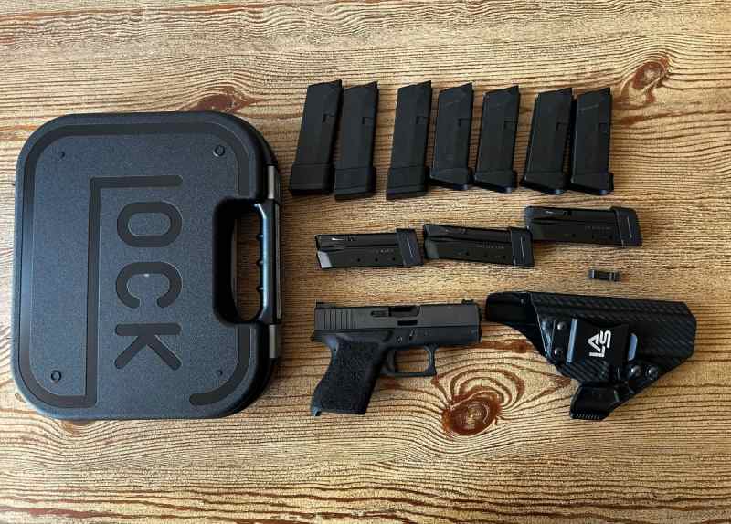 Glock 43 with oem / shield mags and las holster