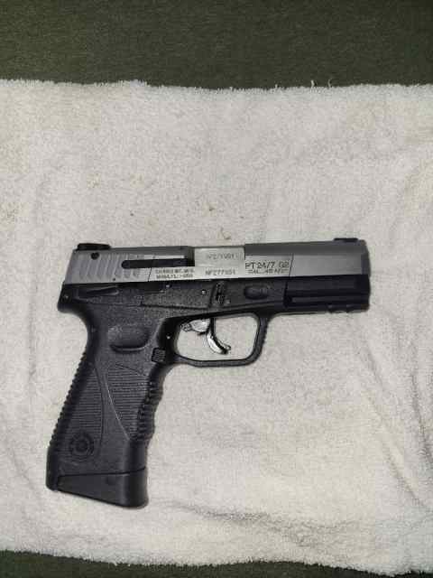 Taurus pt 24/7 g2 45 acp