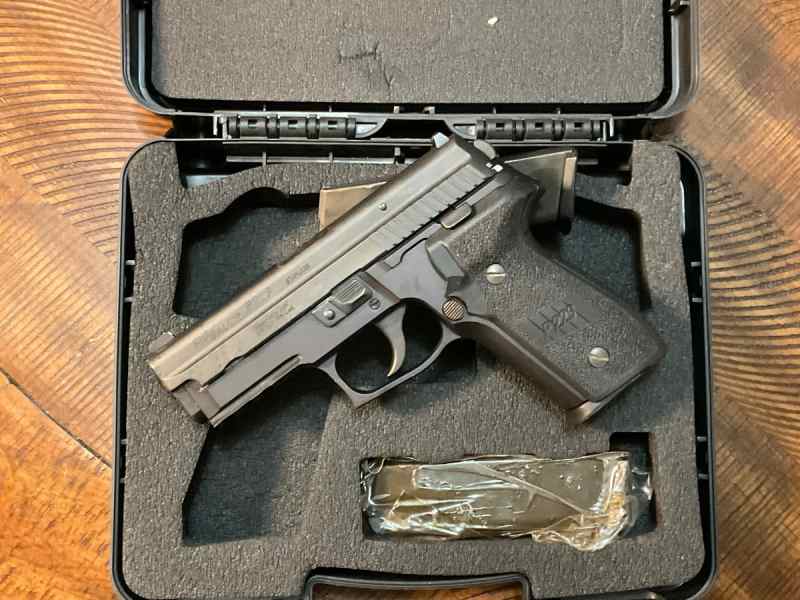 FOR TRADE. Sig P229 DA 9MM