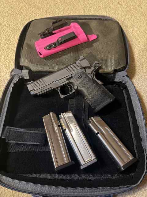 Staccato C2 2011 pistol 9mm with iwb holster