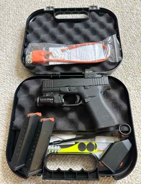 NEW IN THE BOX - Glock G44  - Compact .22LR