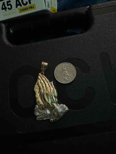10k pendant. 