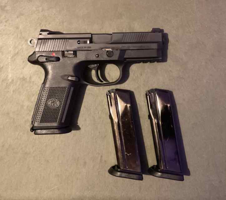 FNX-9 / 9mm Pistol • 3 Mags • LIKE NEW