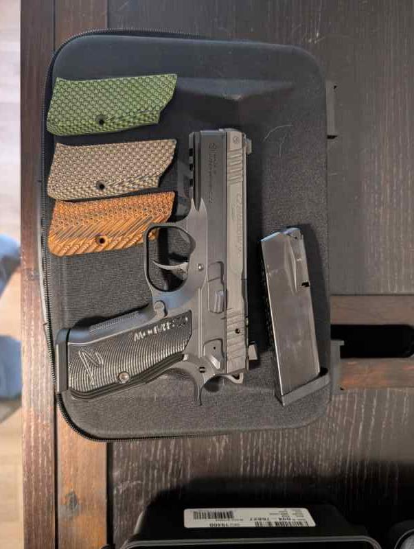 Shadow 2 Carry w/CGW upgrades and holster