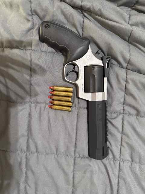 Taurus raging hunter 460 with ammo 