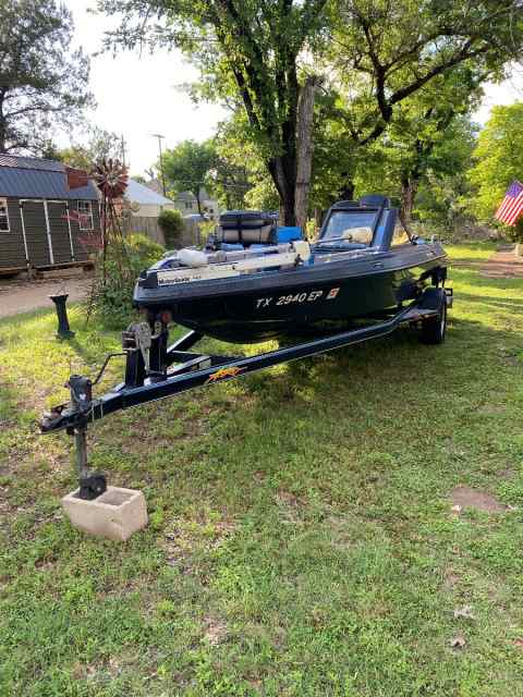1989 Astro Quickfire 18’ Fish and Ski